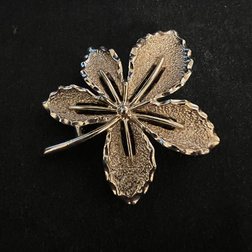 Sarah Coventry 1968 Ivy Leaf vintage Brooch Pin